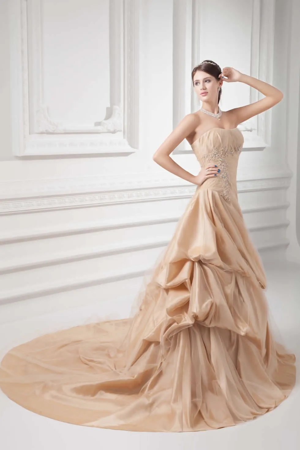 ---Champagne wedding dress with sweetheart neckline made of tulle with satin lining--