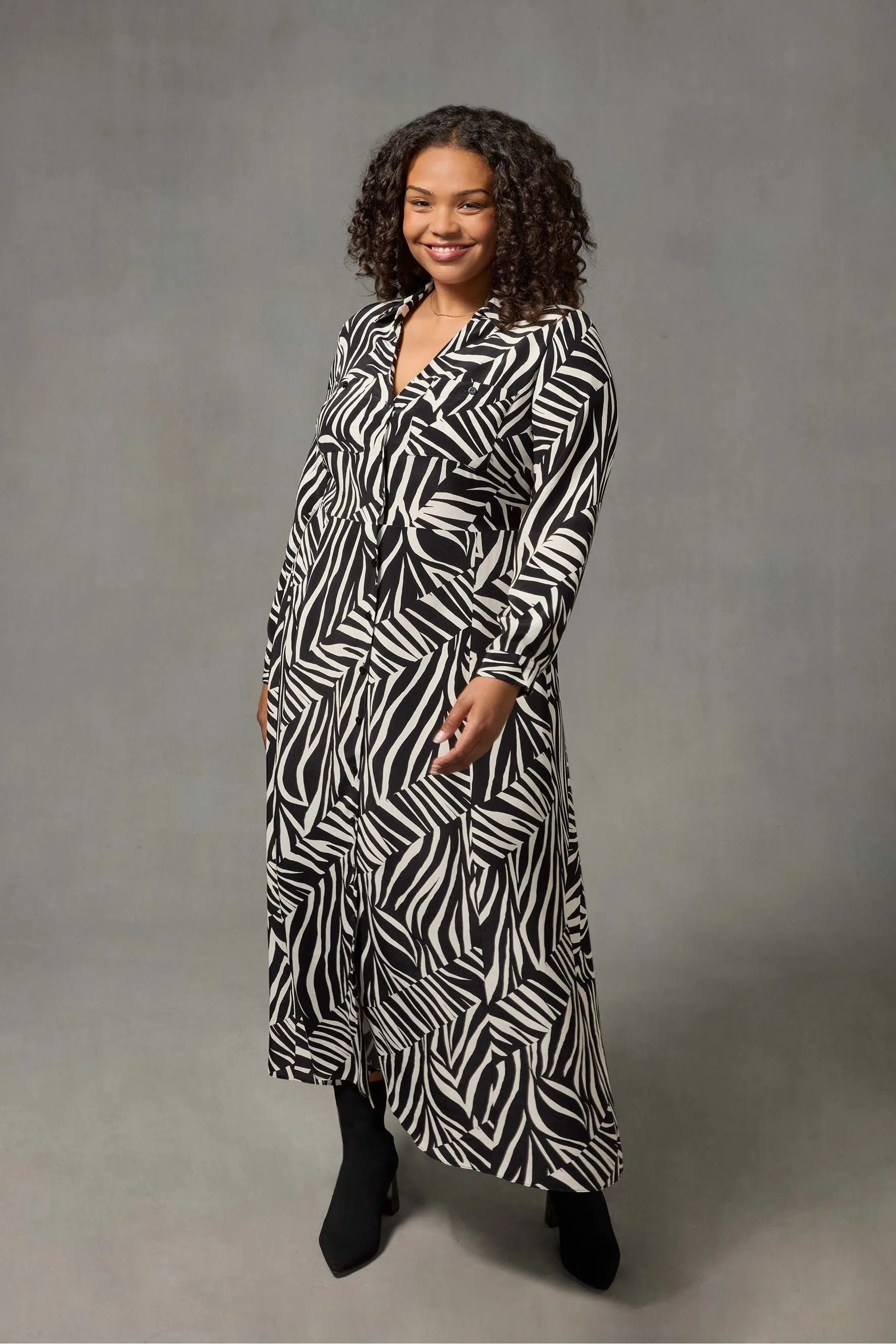 Live Unlimited Curve Linear Print Shirt Dress