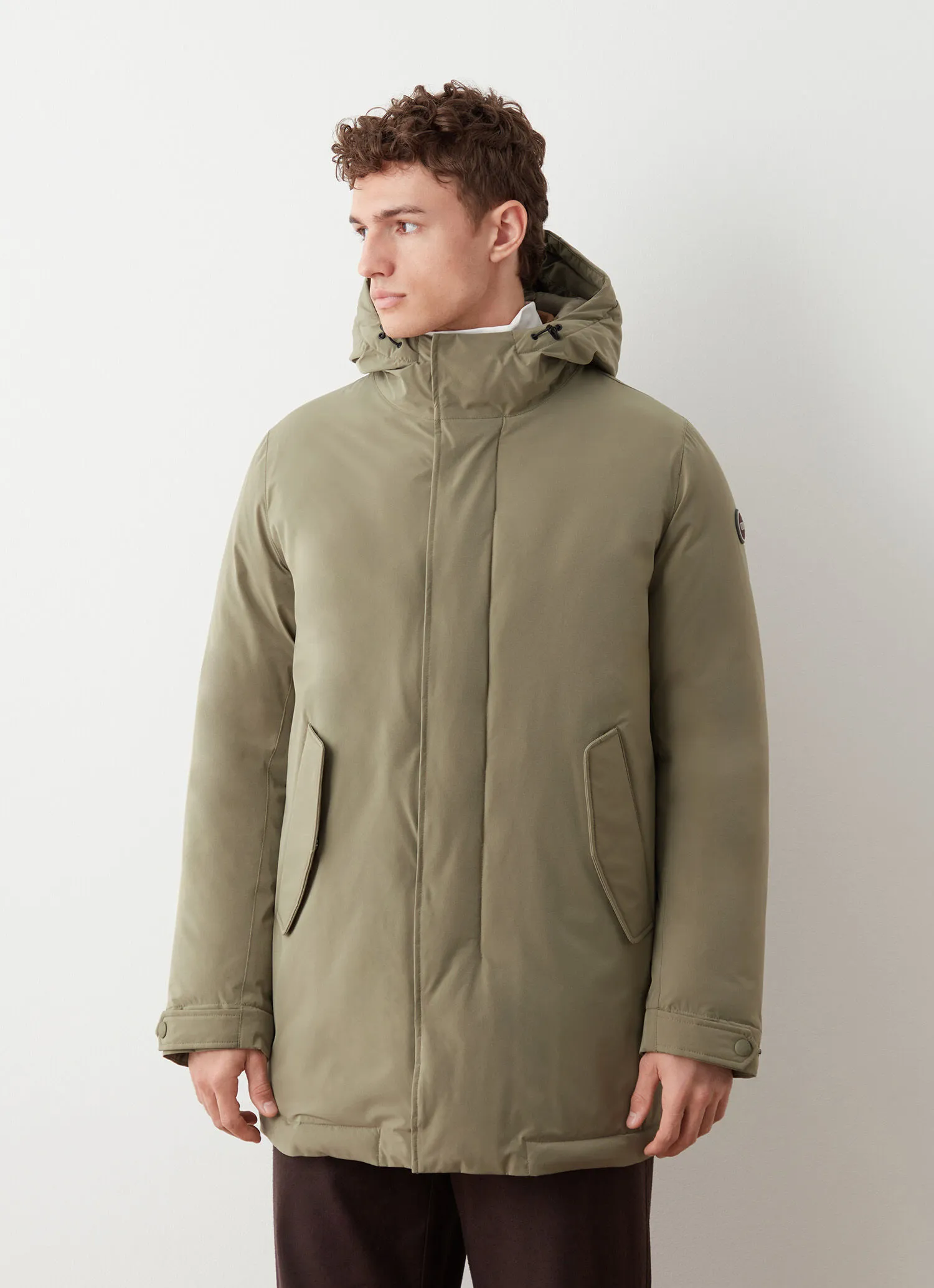 Long waterproof down jacket with seamless interior