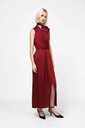  Sleeveless dress with neck tie    