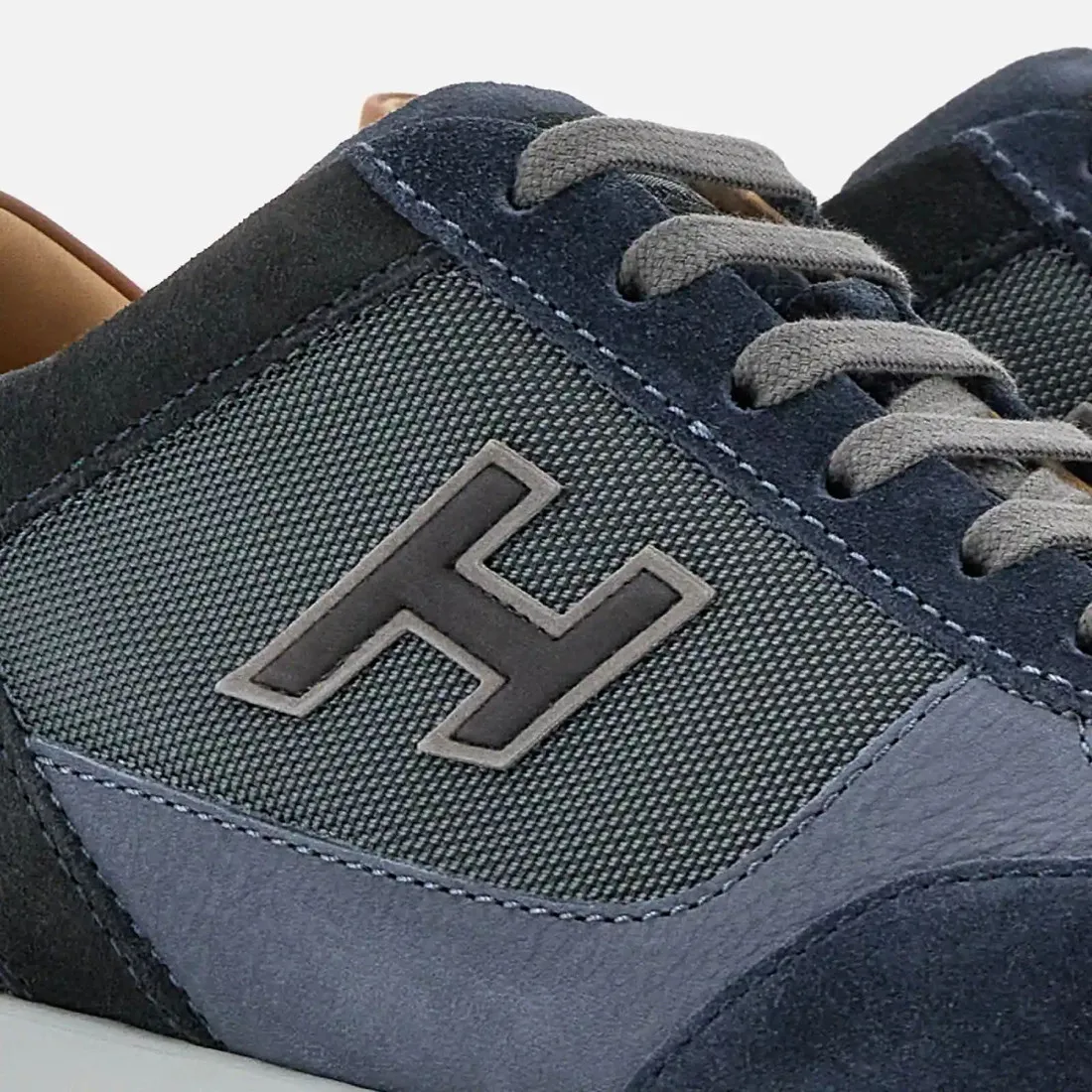 Sneaker da uomo Hogan Interactive blue jeans e cuoio