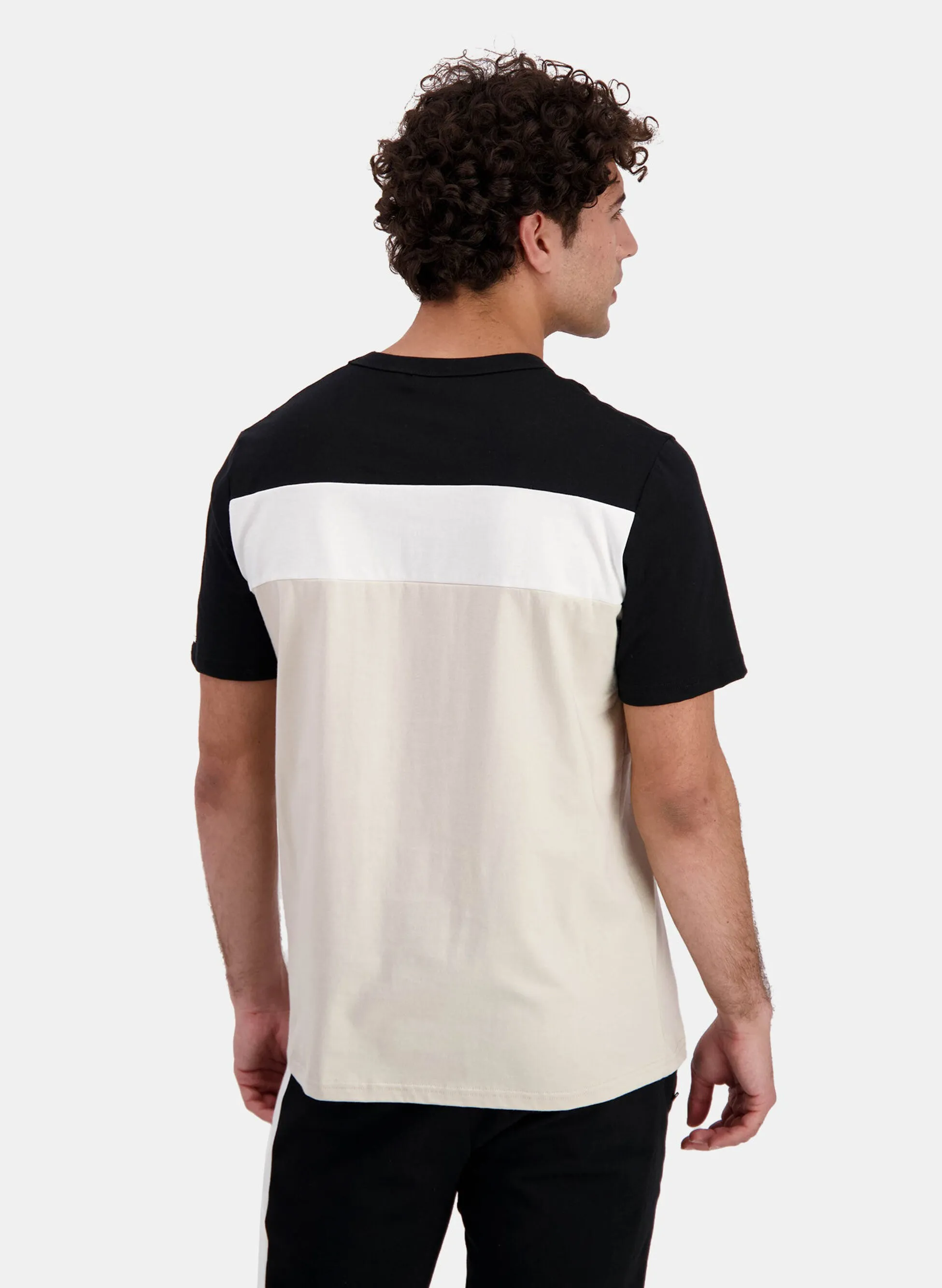 t-shirt contemporain