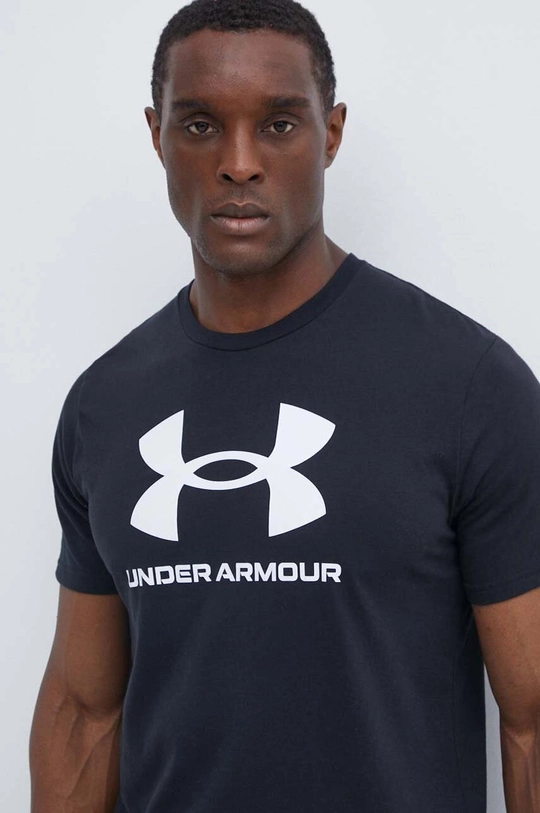 Under Armour t-shirt